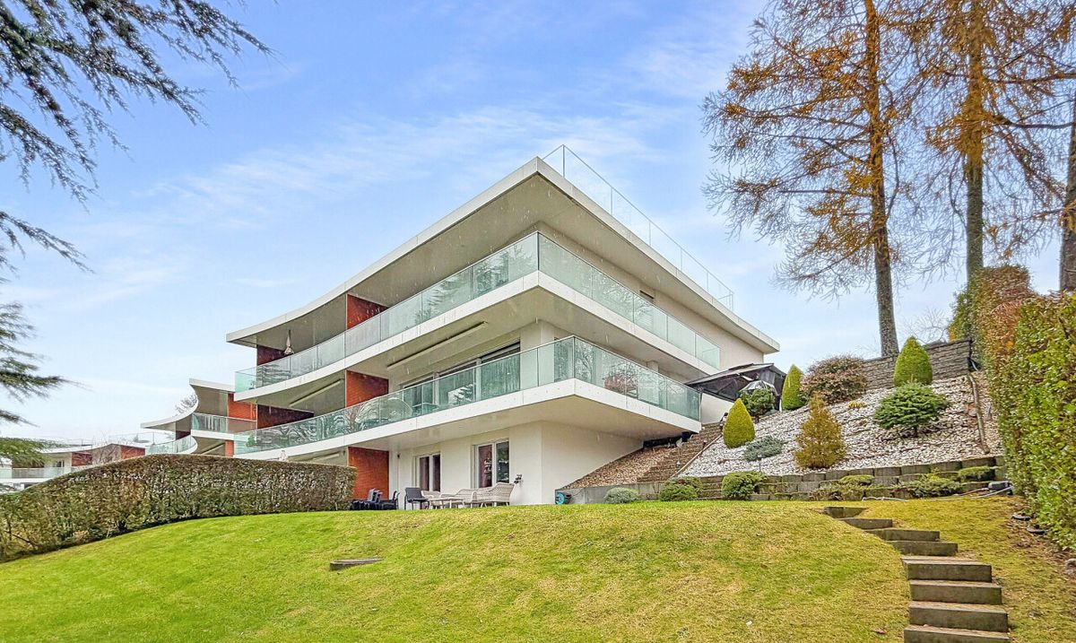 Elegant 5.5-room semi-detached house in a tranquil location in Le Mont - 1