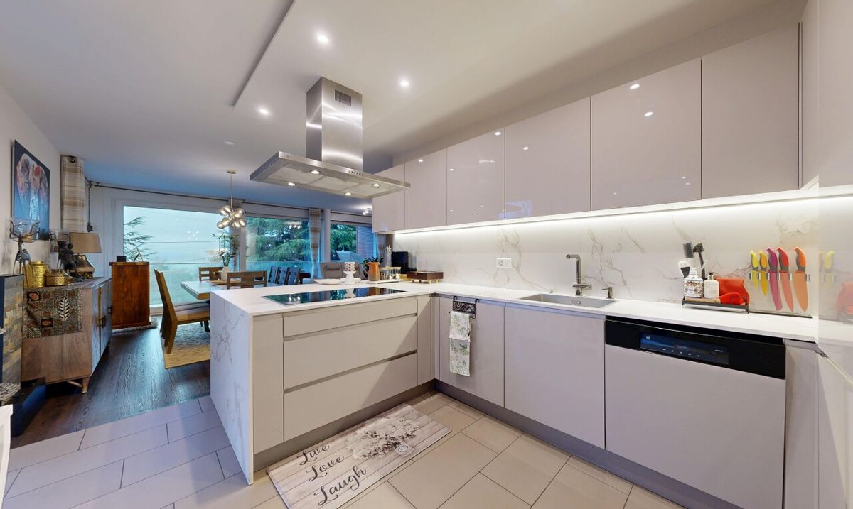 Elegant 5.5-room semi-detached house in a tranquil location in Le Mont - 6