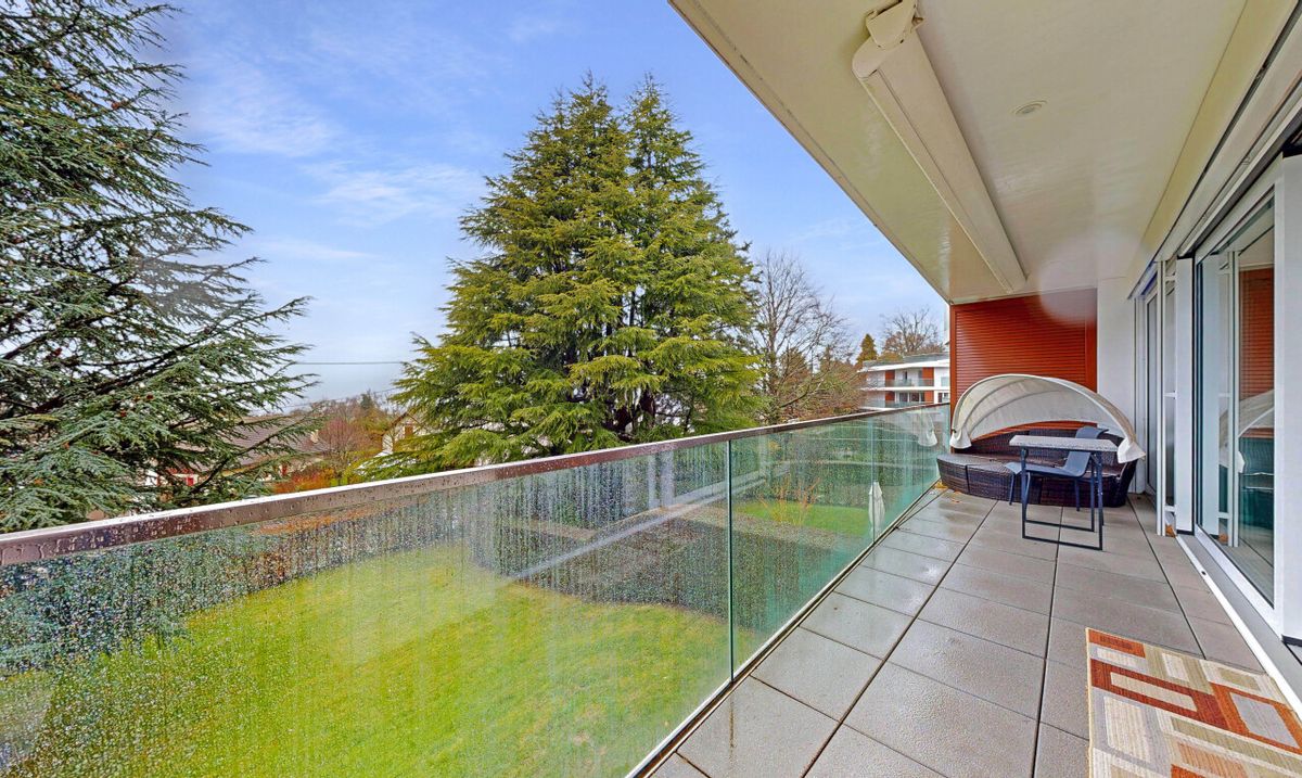 Elegant 5.5-room semi-detached house in a tranquil location in Le Mont - 8