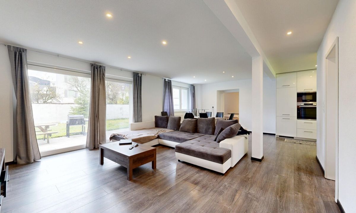 Building with excellent return, completely renovated! - 0