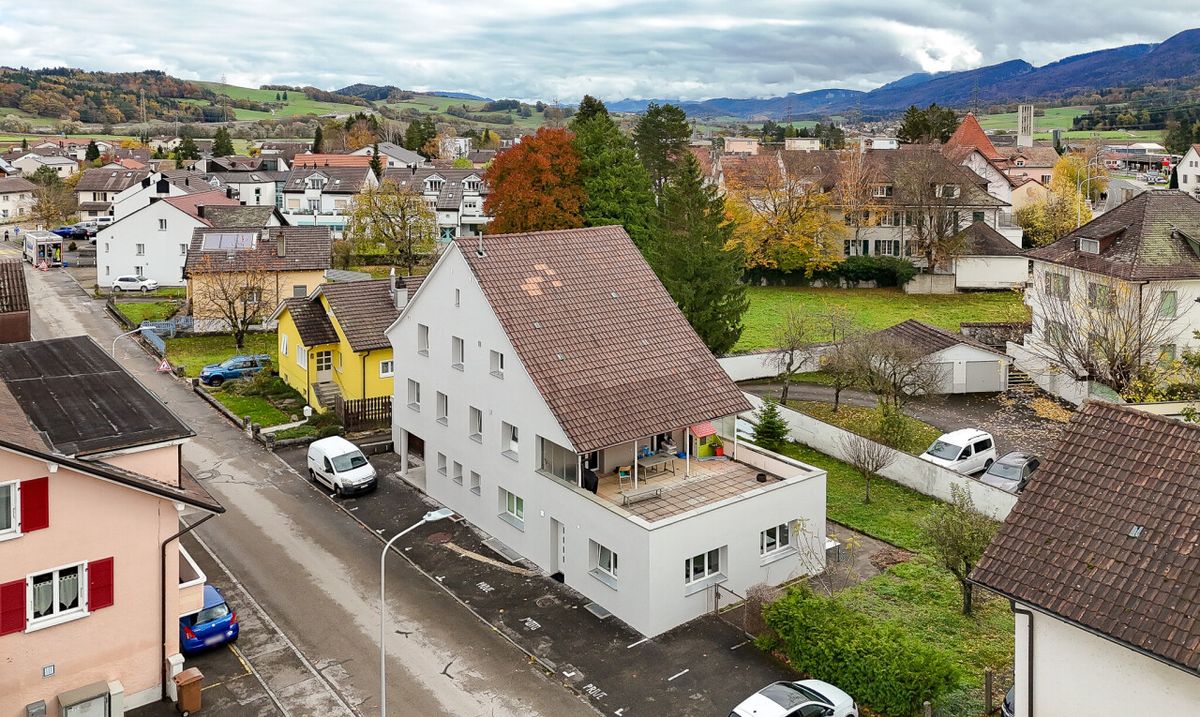 Building with excellent return, completely renovated! - 1