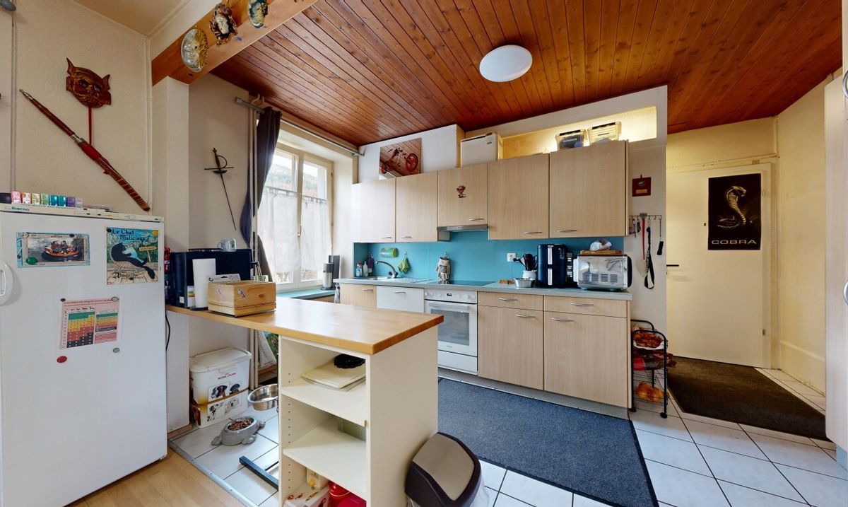 6-unit apartment building – High return, ready to operate - 7