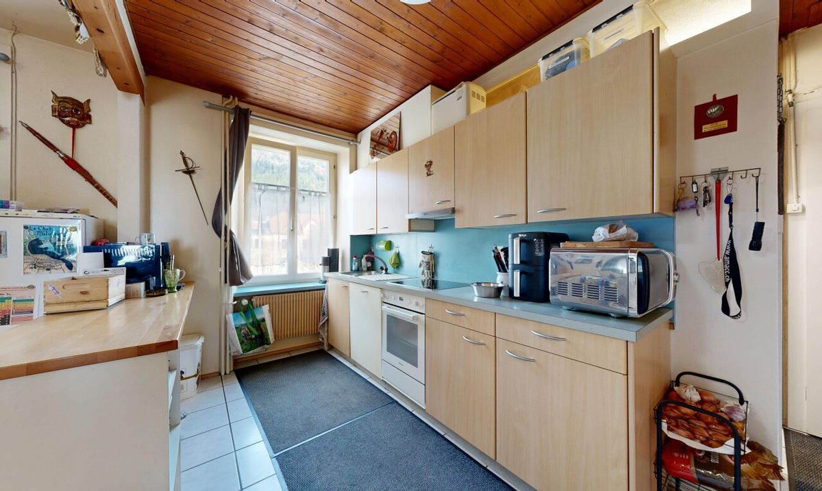 6-unit apartment building – High return, ready to operate - 8