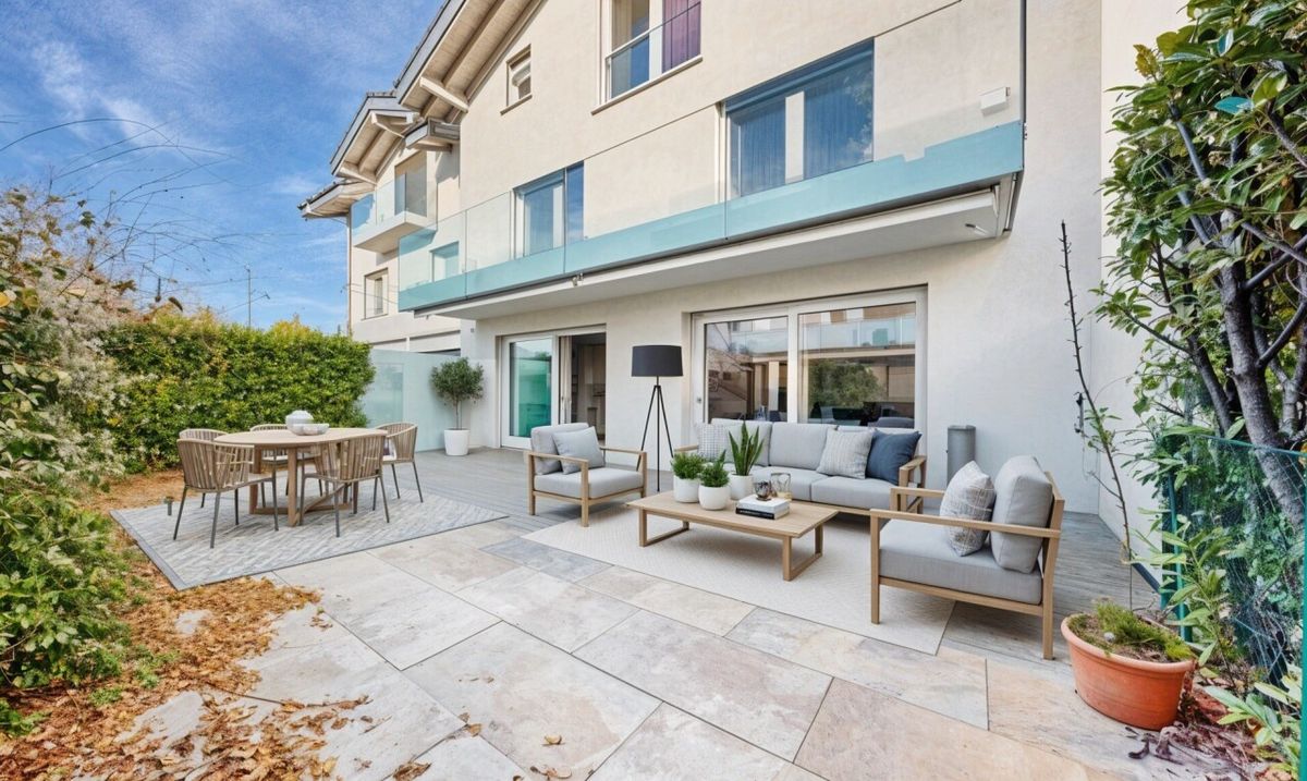 Bright triplex villa with high-end finishes - 2