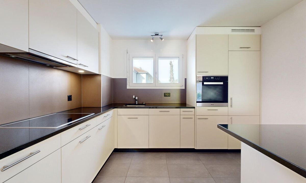 Spacious 4.5-room flat in a quiet location in Chailly - 8