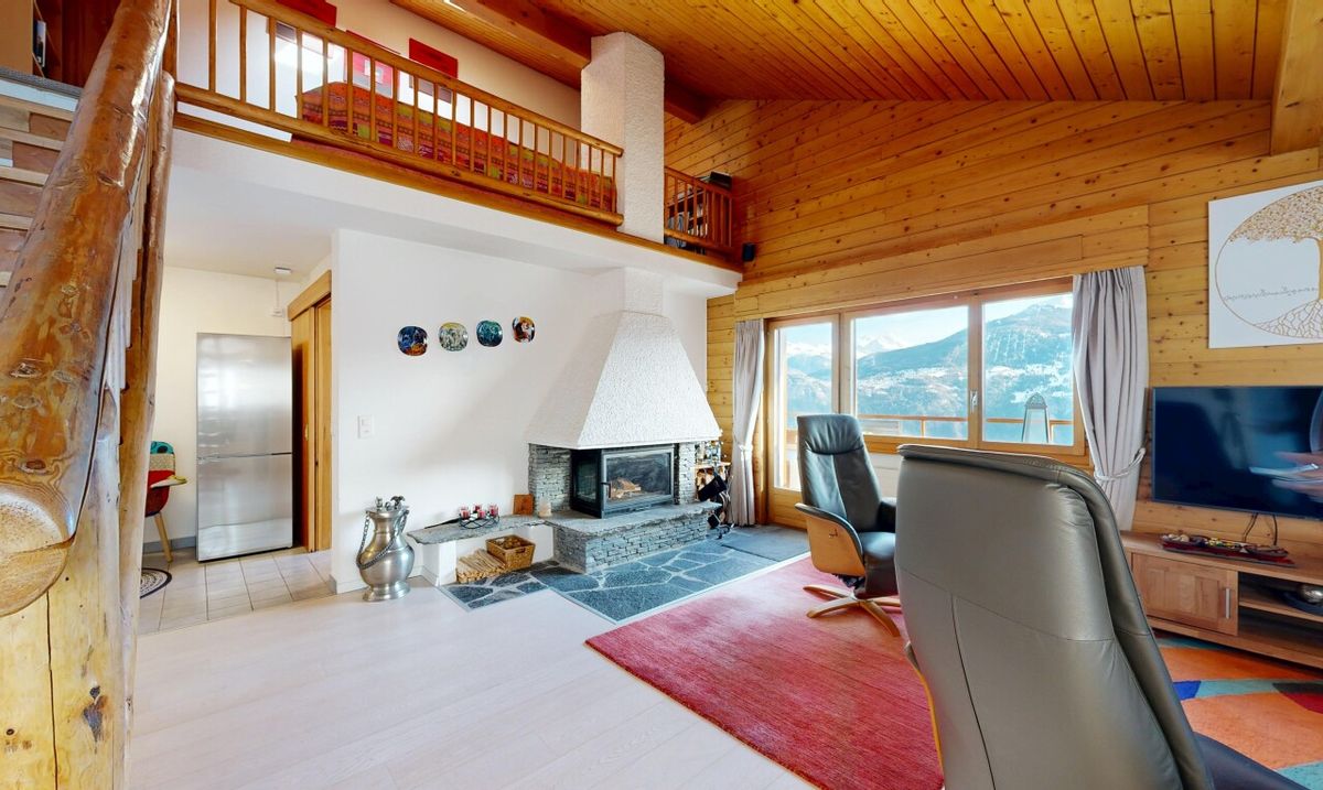 Beautiful furnished top-floor apartment with mezzanine - 0