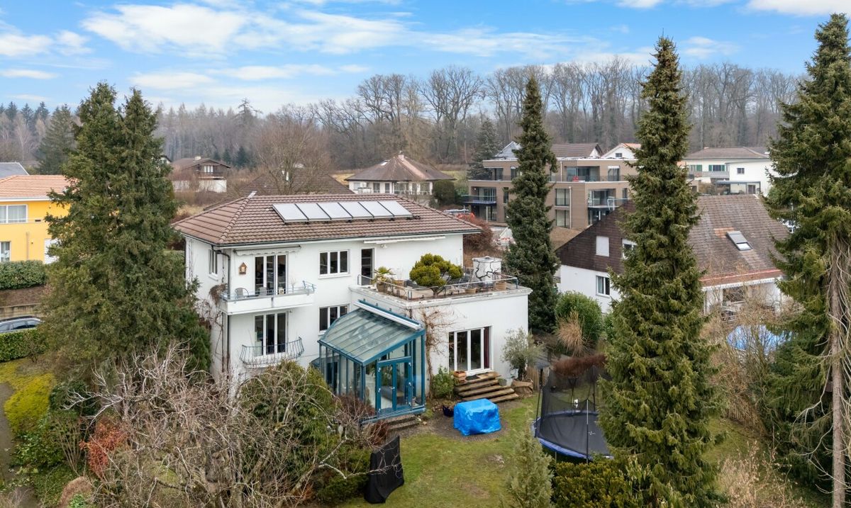 Mehrfamilienhaus in Brügg BE - 1