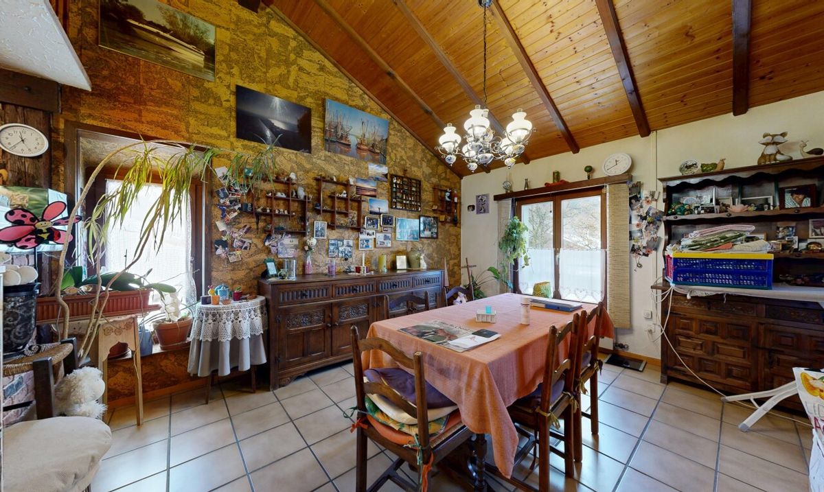 Family Home – 150 m² with Garden and South-East Exposure - 3