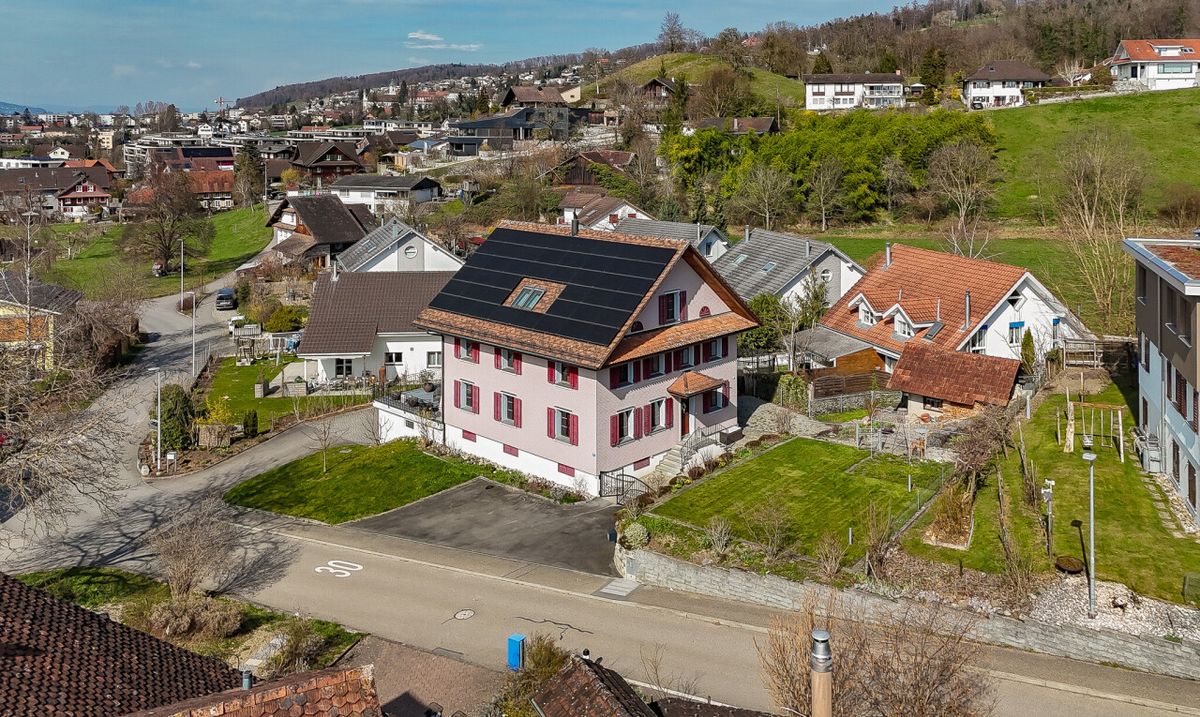 Liebhaberobjekt mit Charme, viel Platz und moderner Technik - 0