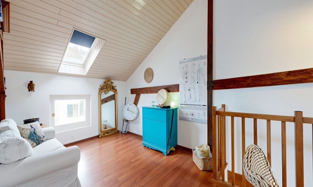 4.5-Bedroom Triplex with Studio: Ideal Investment in Aubonne - 9
