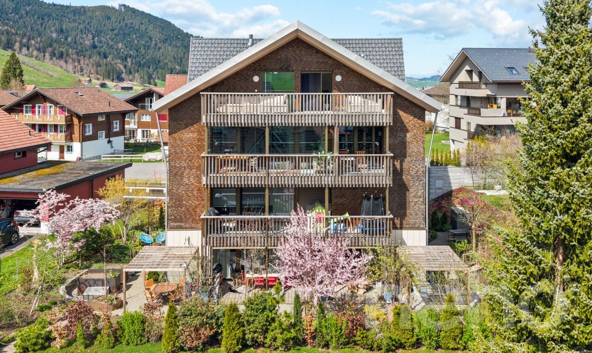 Attika-Maisonette-Wohnung in Einsiedeln - 1