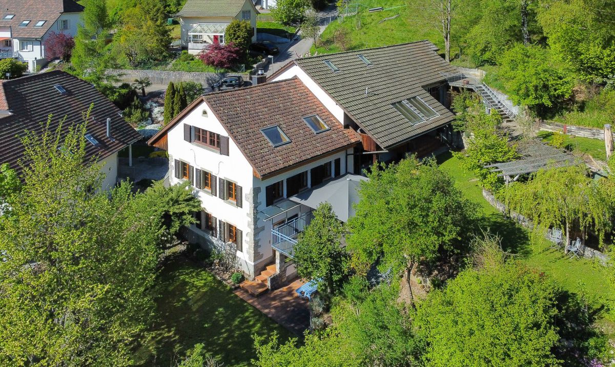 Einfamilienhaus mit Einliegerwohnung in Eptingen - 1
