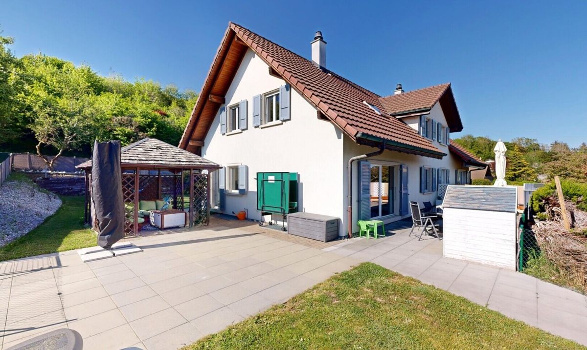 A charming semi-detached villa with amazing views - 0