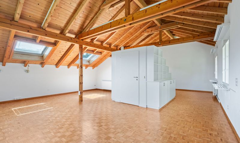 Exklusives Wohnen mit Garten, Wintergarten und Weitsicht - 9