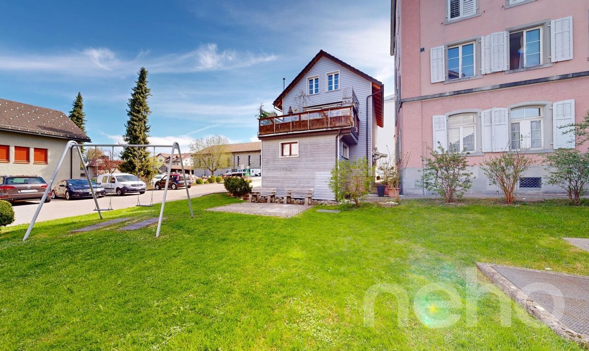 Einfamilienhaus mit Einliegerwohnung in Einsiedeln - 0
