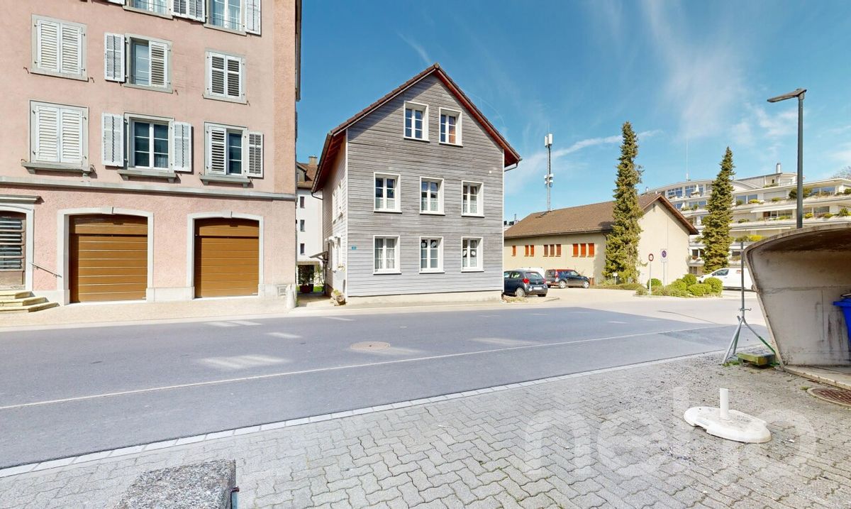 Einfamilienhaus mit Einliegerwohnung in Einsiedeln - 1