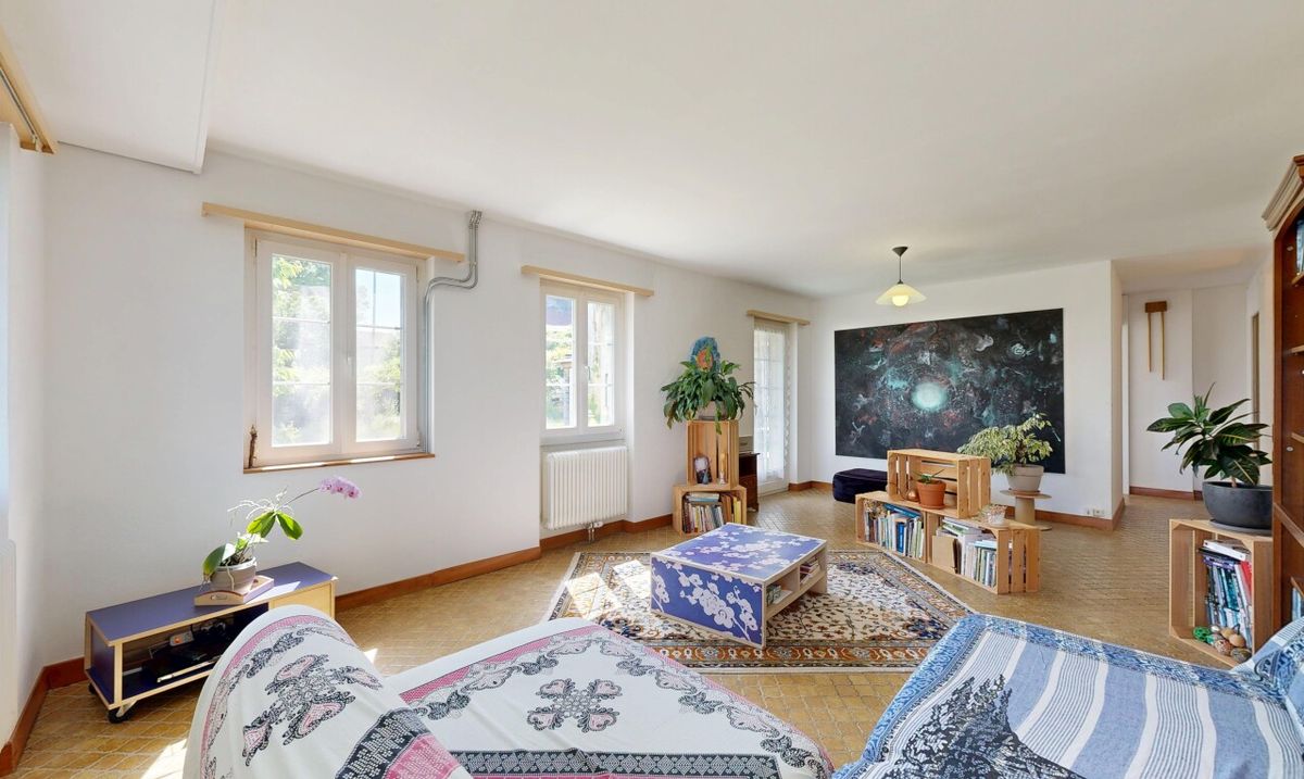 Charming house with 3 apartments, a garden and views – great potential - 4