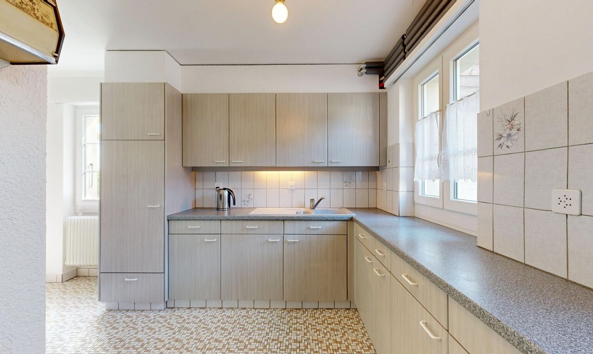 Charming house with 3 apartments, a garden and views – great potential - 6