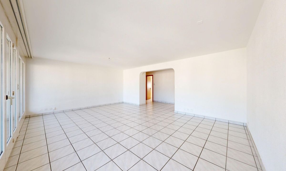Spacious 4.5-room apartment in the heart of Salquenen - 6