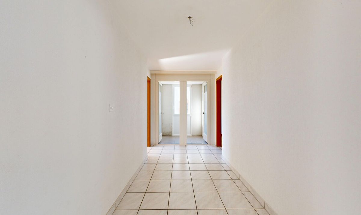 Spacious 4.5-room apartment in the heart of Salquenen - 9