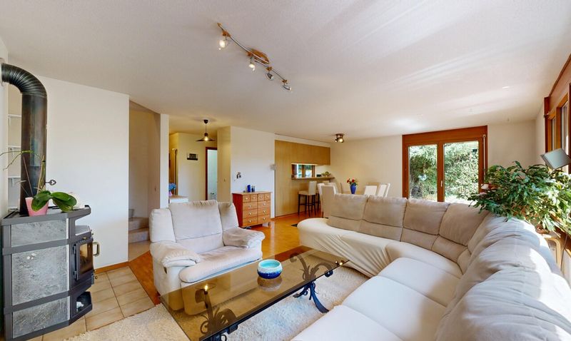 A charming family home with a garden in the heart of Épalinges - 3