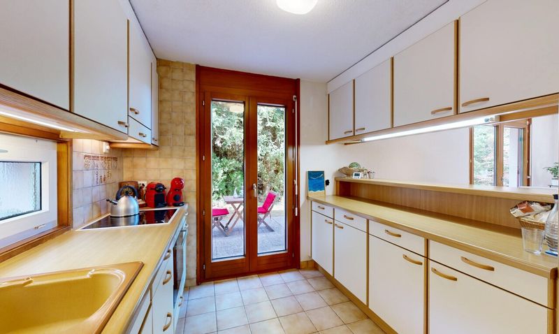 A charming family home with a garden in the heart of Épalinges - 8