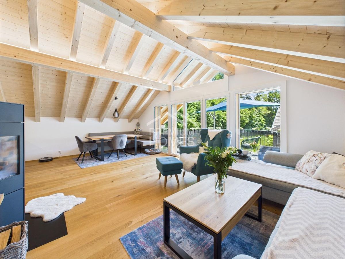 Ein Zuhause mit Niesenblick - grosszügige 5.5-Zimmer-Maisonette! - 1