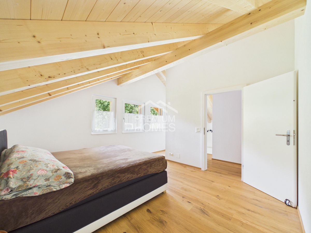 Ein Zuhause mit Niesenblick - grosszügige 5.5-Zimmer-Maisonette! - 4