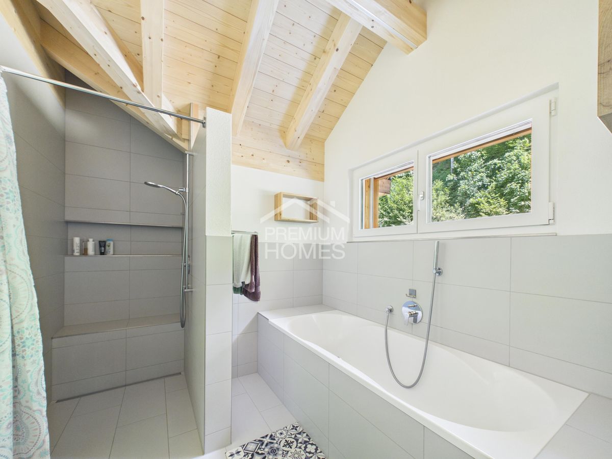 Ein Zuhause mit Niesenblick - grosszügige 5.5-Zimmer-Maisonette! - 6