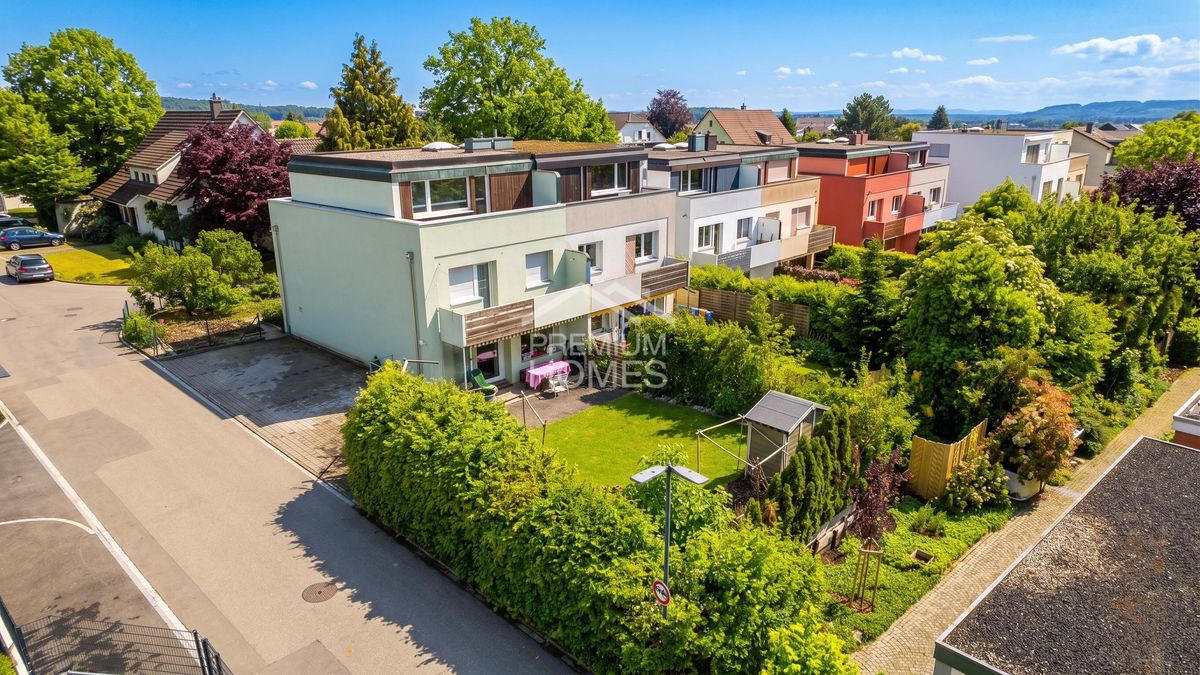 Modernes Familienhaus mit traumhaftem Garten in Therwil - 1