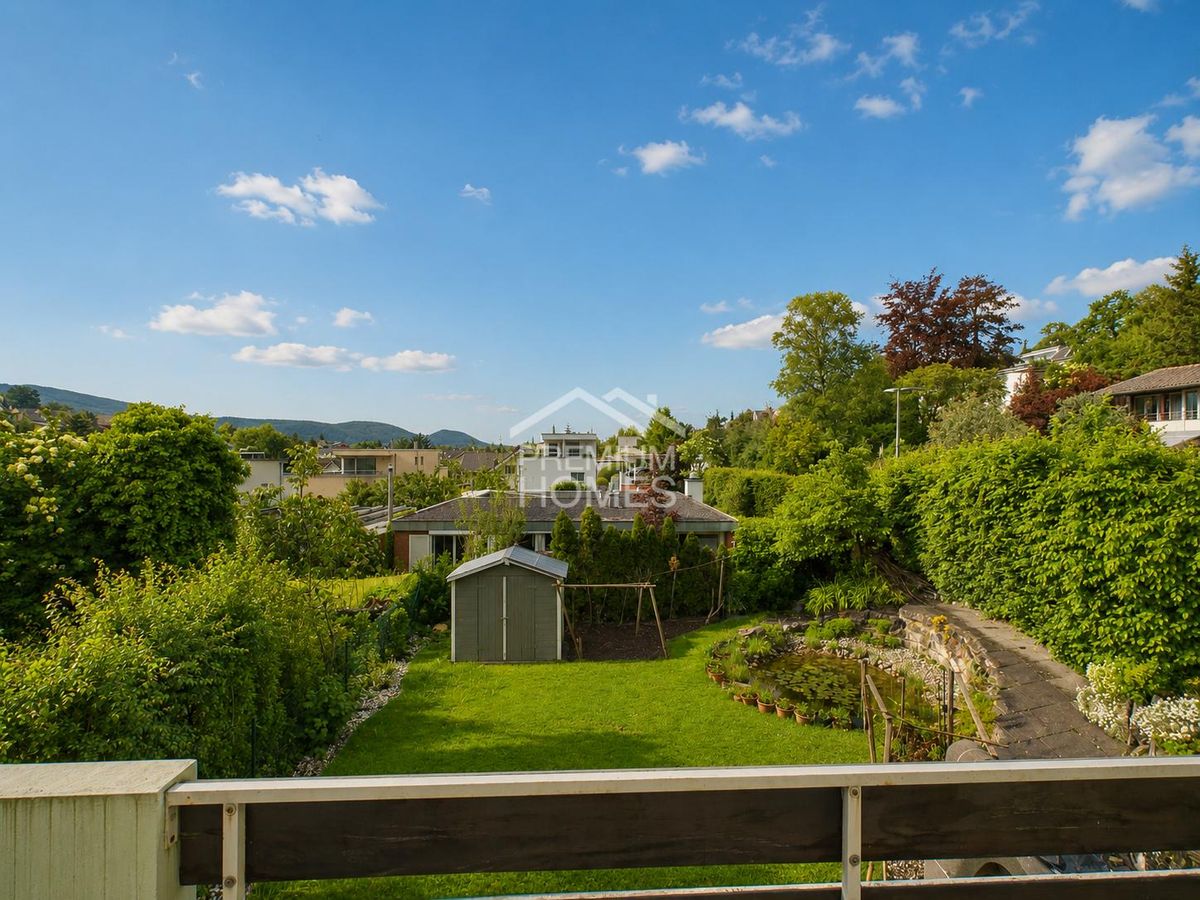 Modernes Familienhaus mit traumhaftem Garten in Therwil - 3