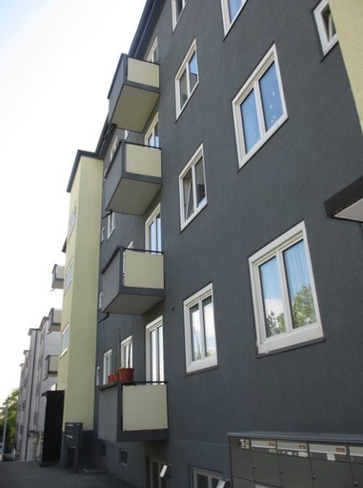 Schöne, helle 3.5 Zimmerwohnung im EG - 0