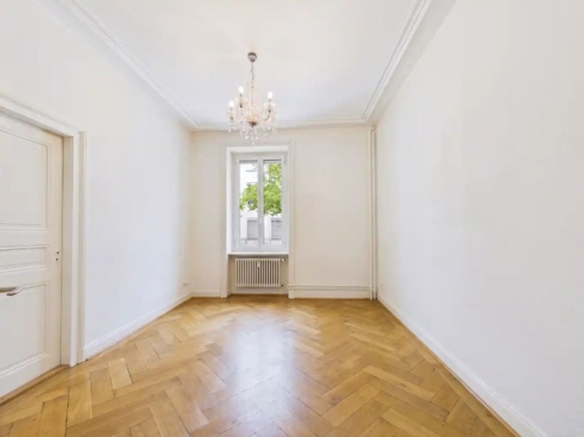 Gepflegtes Mehrfamilienhaus in 4056 - 1