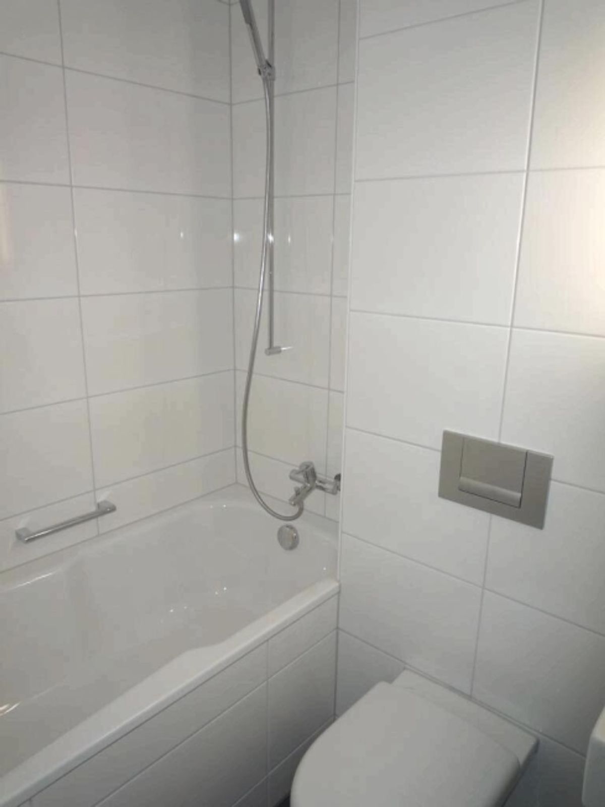 Moderne 1-ZW à 25 m² zuoberst im 3. OG mit Balkon - 3
