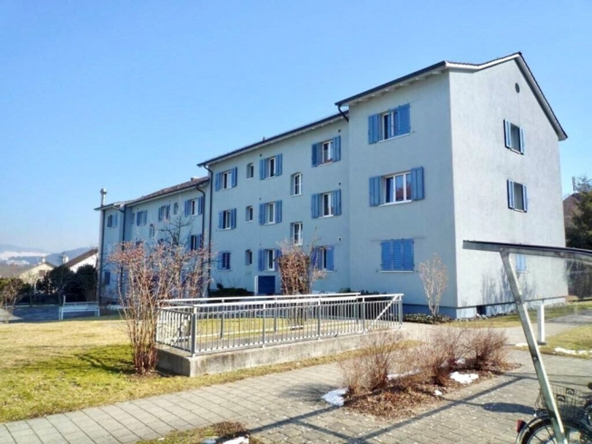 1-ZW à 33 m² zuoberst im 2. OG mit Balkon - 1