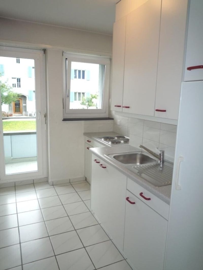1-ZW à 33 m² zuoberst im 2. OG mit Balkon - 3