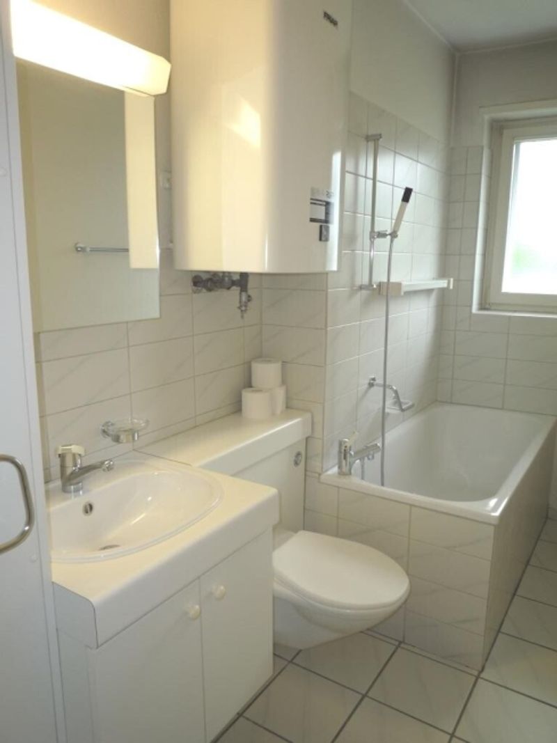 1-ZW à 33 m² zuoberst im 2. OG mit Balkon - 4