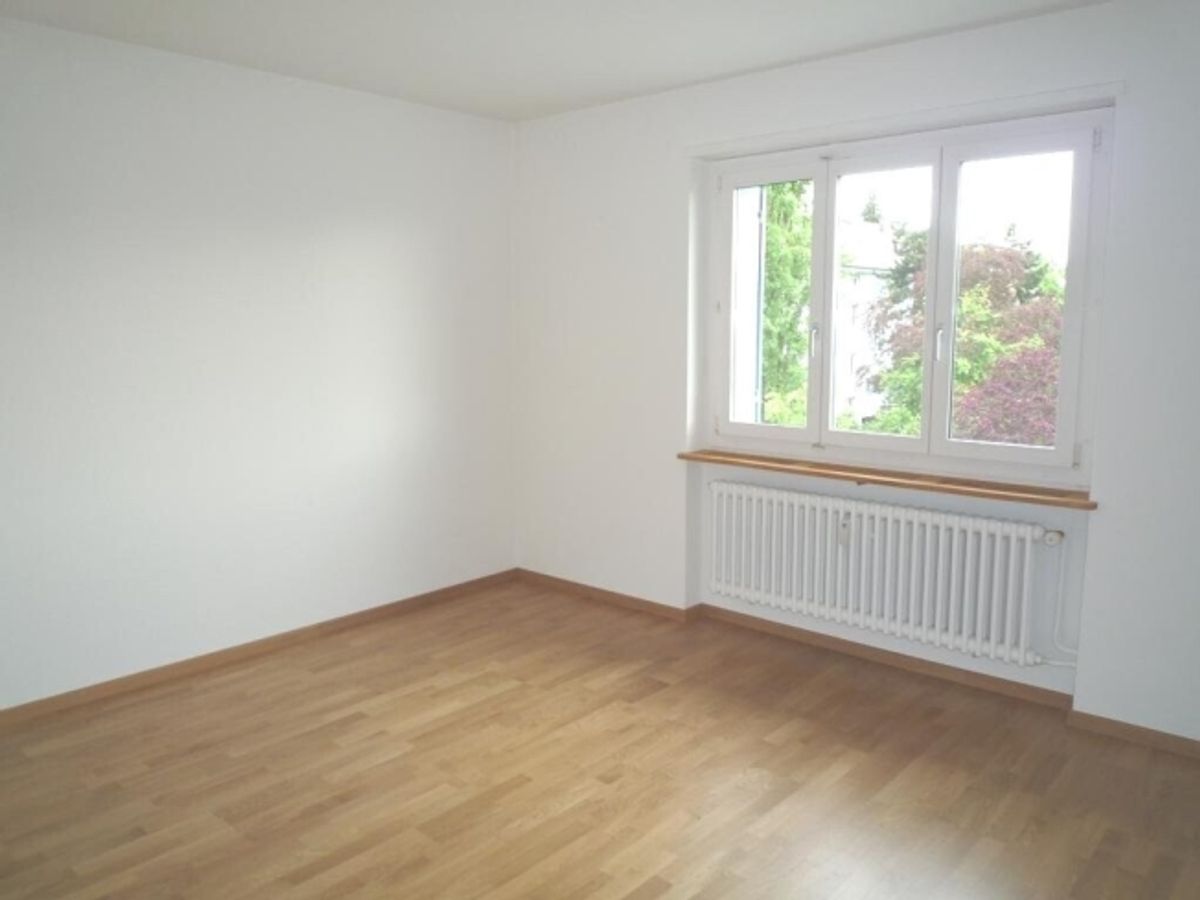 1-ZW à 33 m² zuoberst im 2. OG mit Balkon - 4