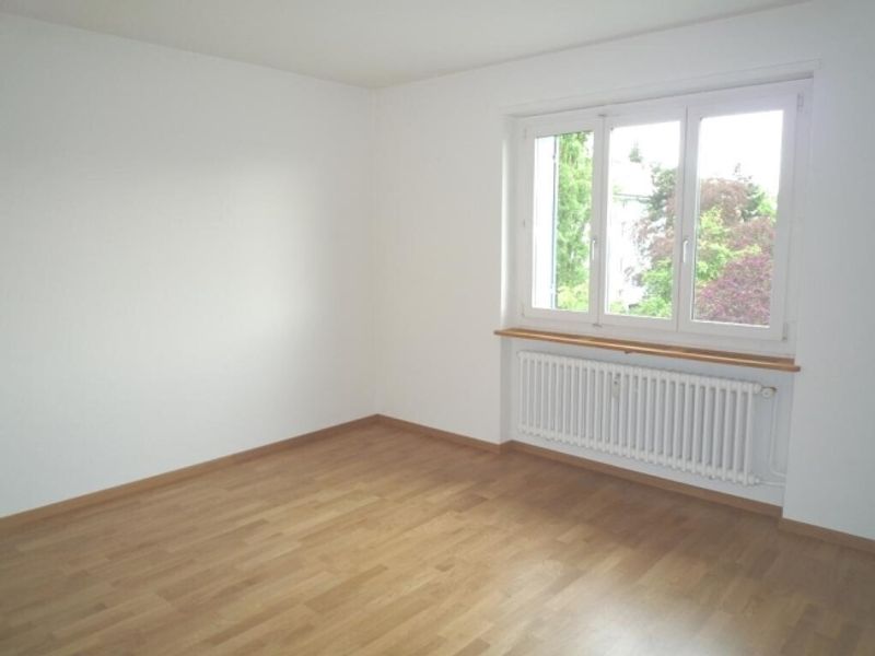 1-ZW à 33 m² zuoberst im 2. OG mit Balkon - 5