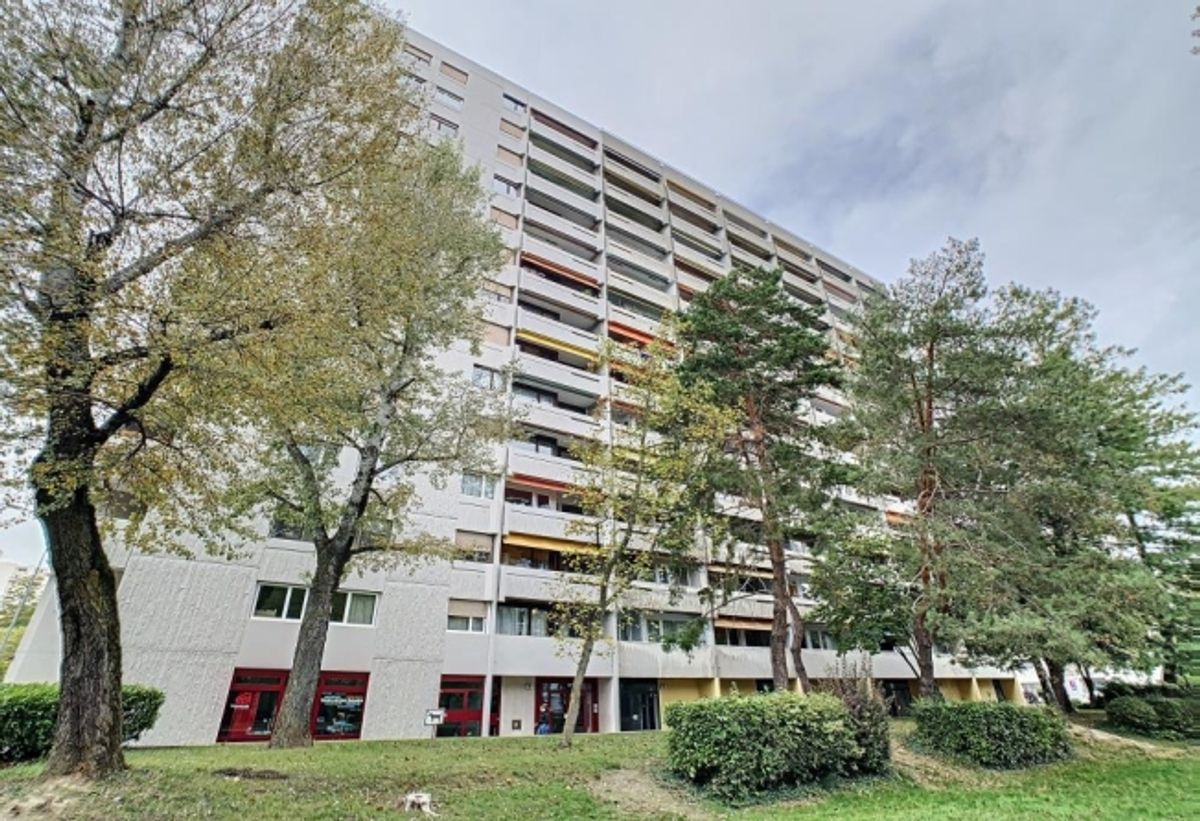 Geschlossener Parkplatz/Box im Keller. Sofort verfügbar. - 0
