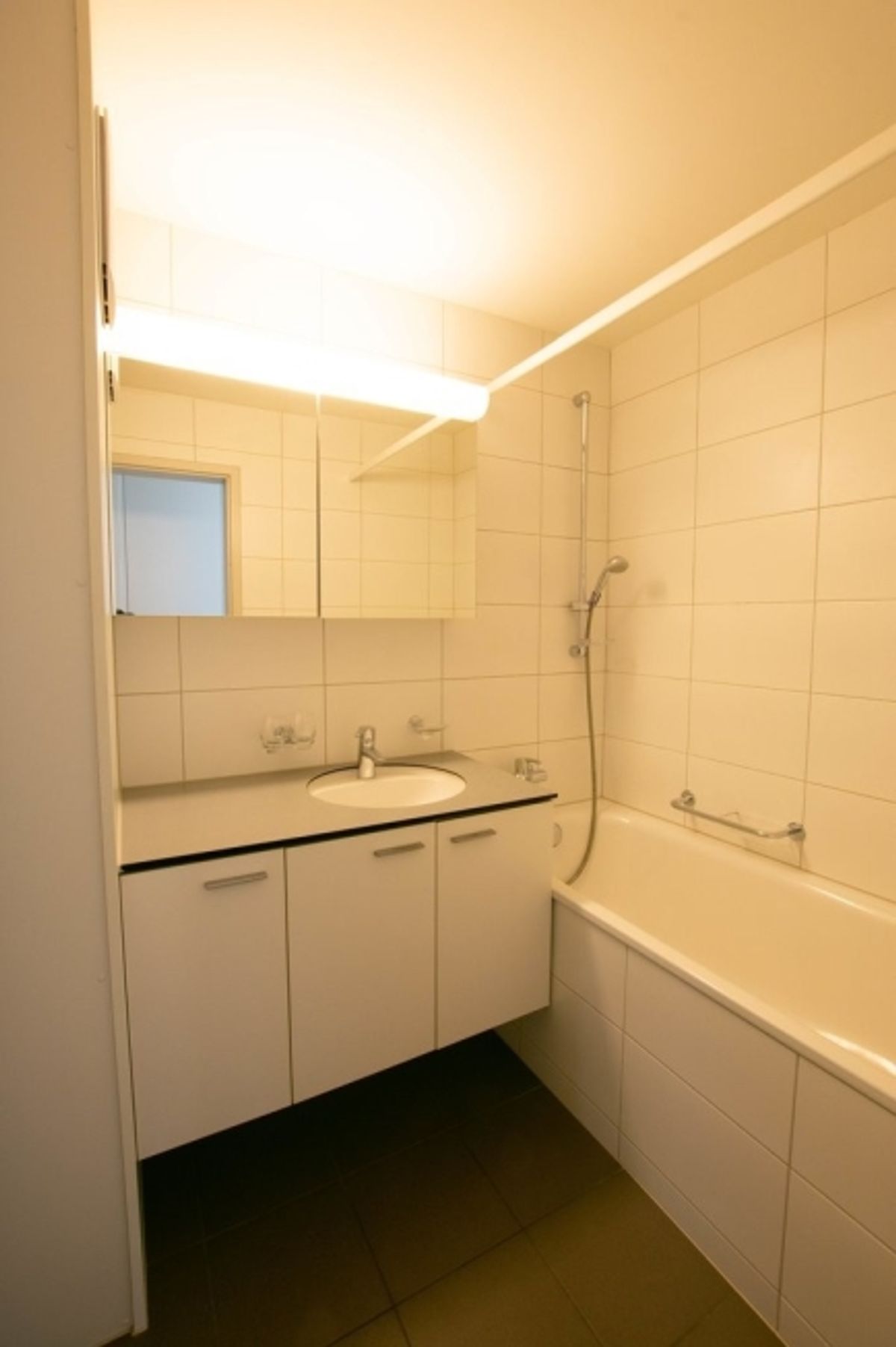 Familienfreundliche 5.5 Zimmerwohnung zu vermieten - 3