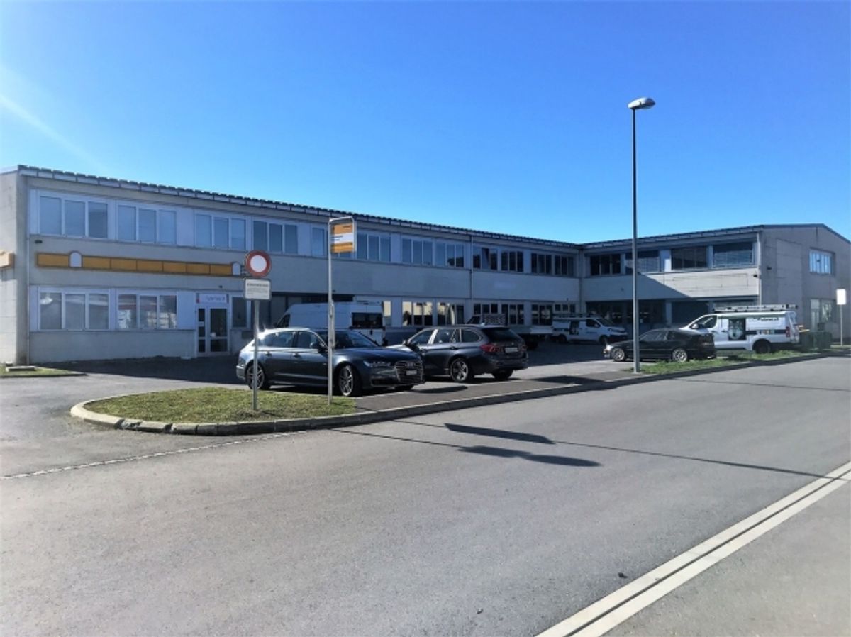 Bureaux lumineux de 136m2 à louer au 1er étage - 2