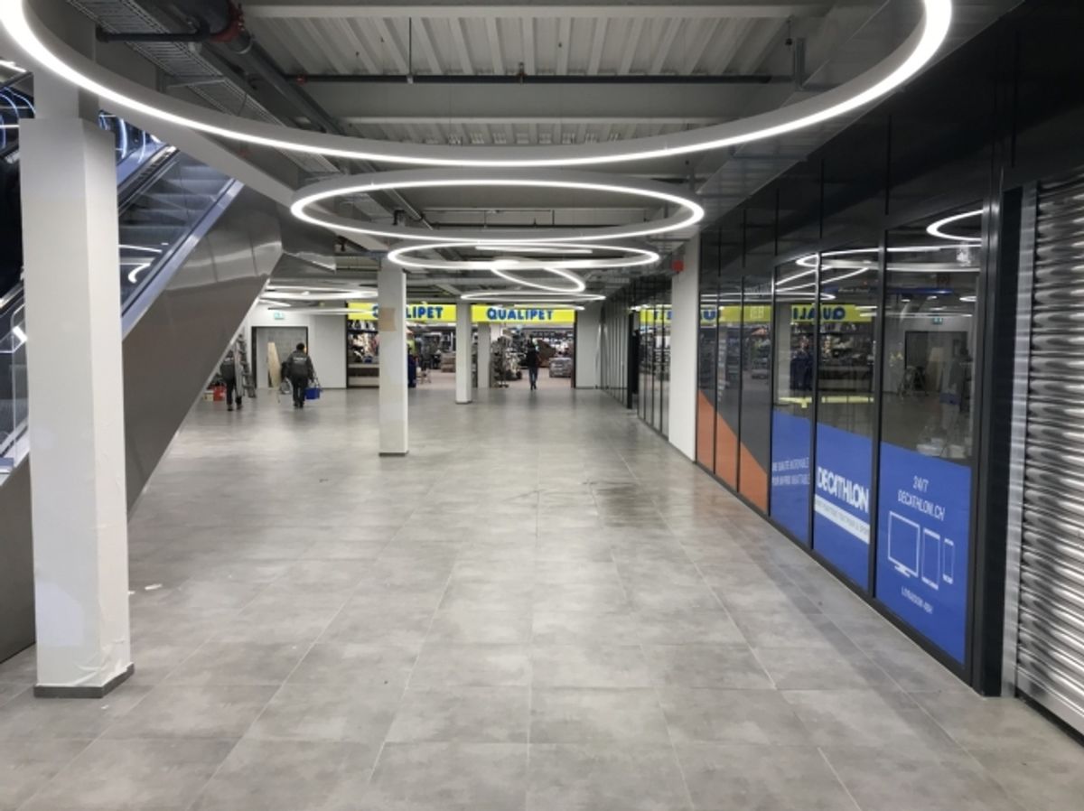 Surface commerciale 1280m2 - Centre commercial Rocville - Villeneuve - 2