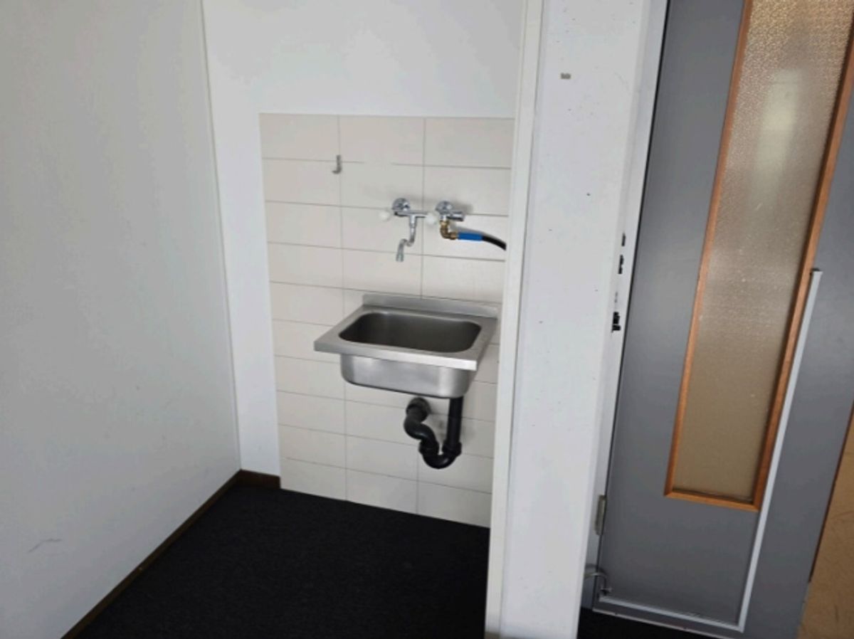 96m2 - Bureau à proximité du centre de Neuchâtel - 2