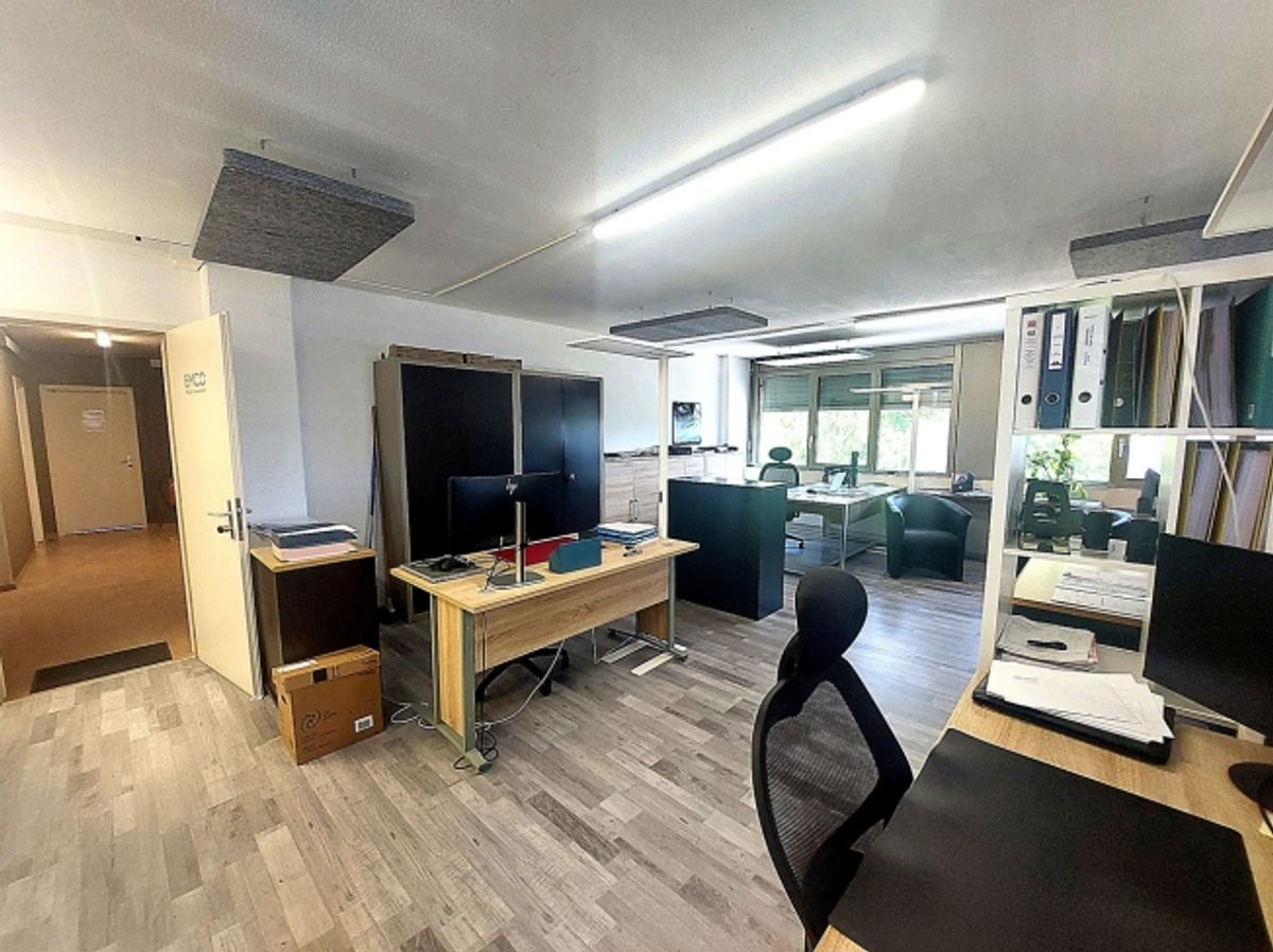 Bureau de 75 m2 au 1er avec ascenseur - Proche autoroute et bus - 3
