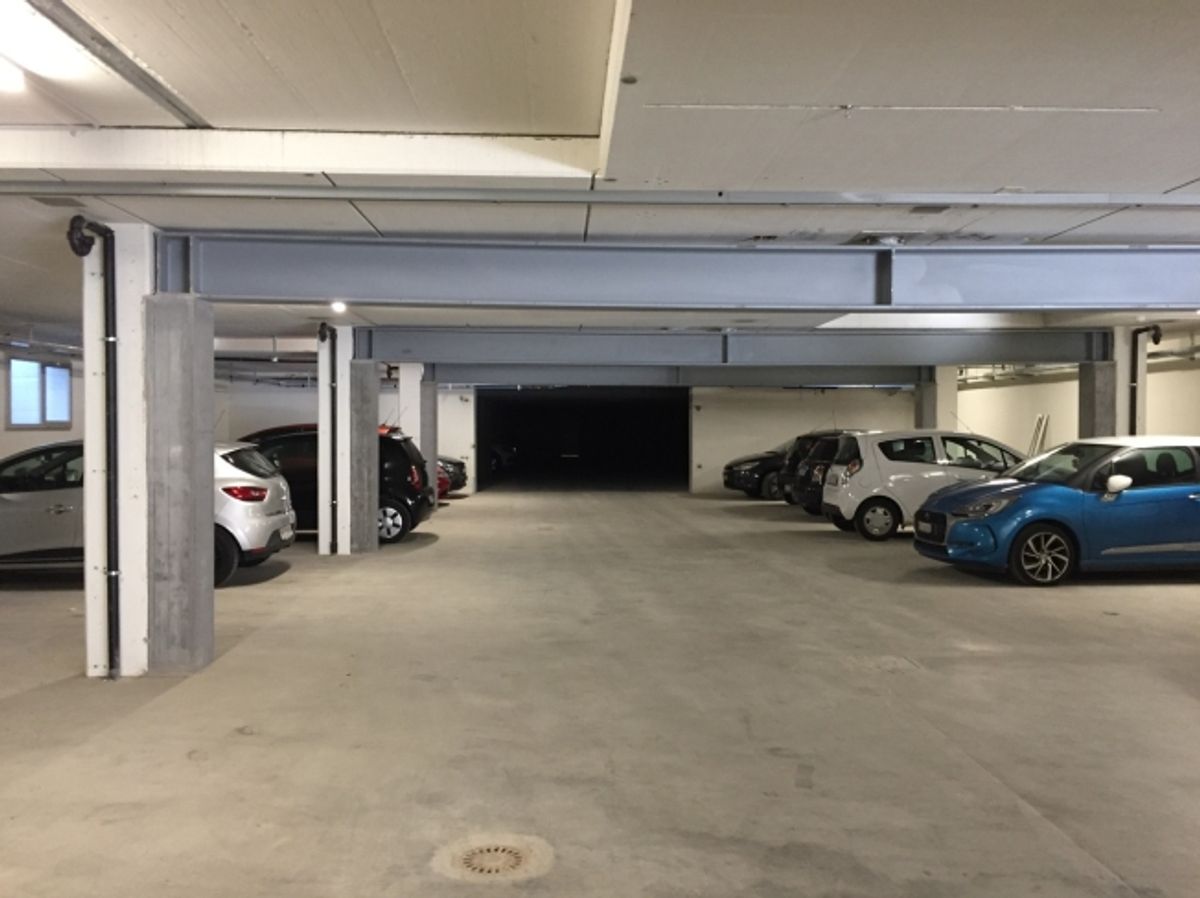 En bordure de Neuchâtel - Halle indsutrielle de 2'500m2 - 2