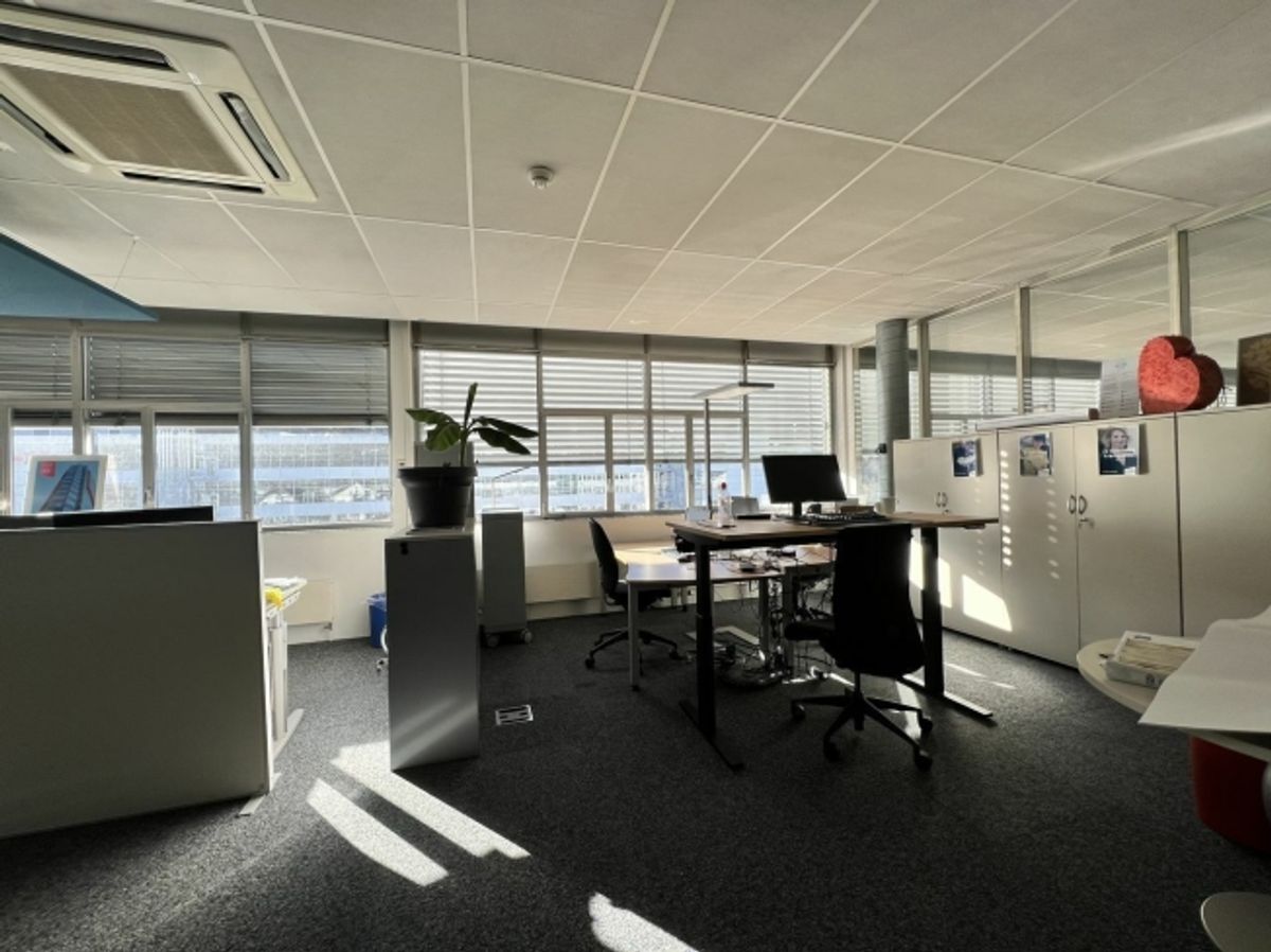 Bureaux | 100m2 | bonnes possibilités d'accès - 4
