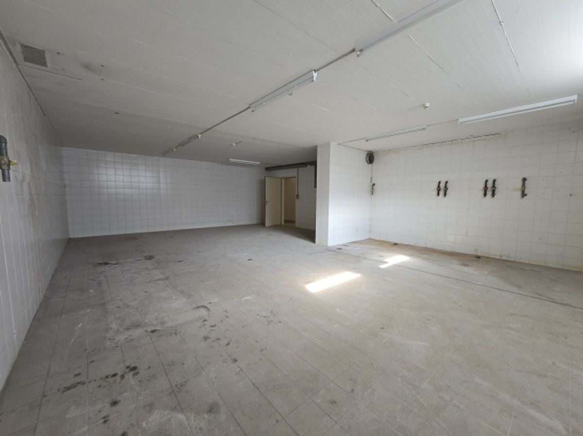 Atelier léger d'environ 82m² très bien situé à Crissier - 1