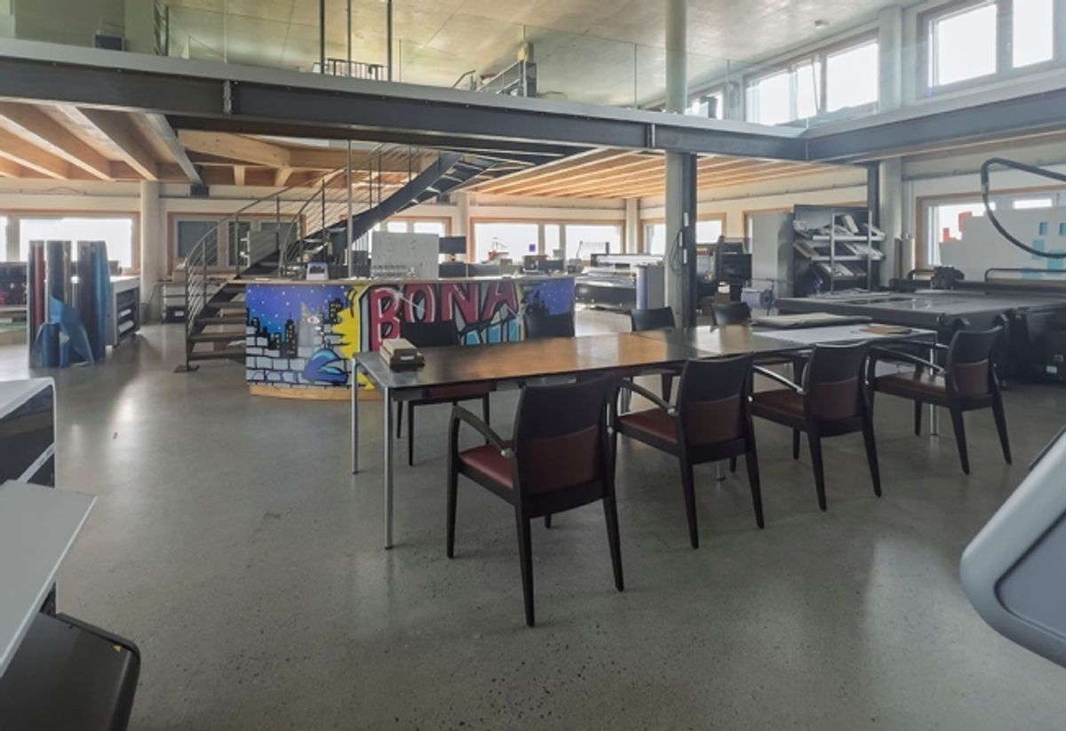 Vielseitige Gewerbefläche in Jegenstorf Heller Showroom mit ca. 238 m² - 1