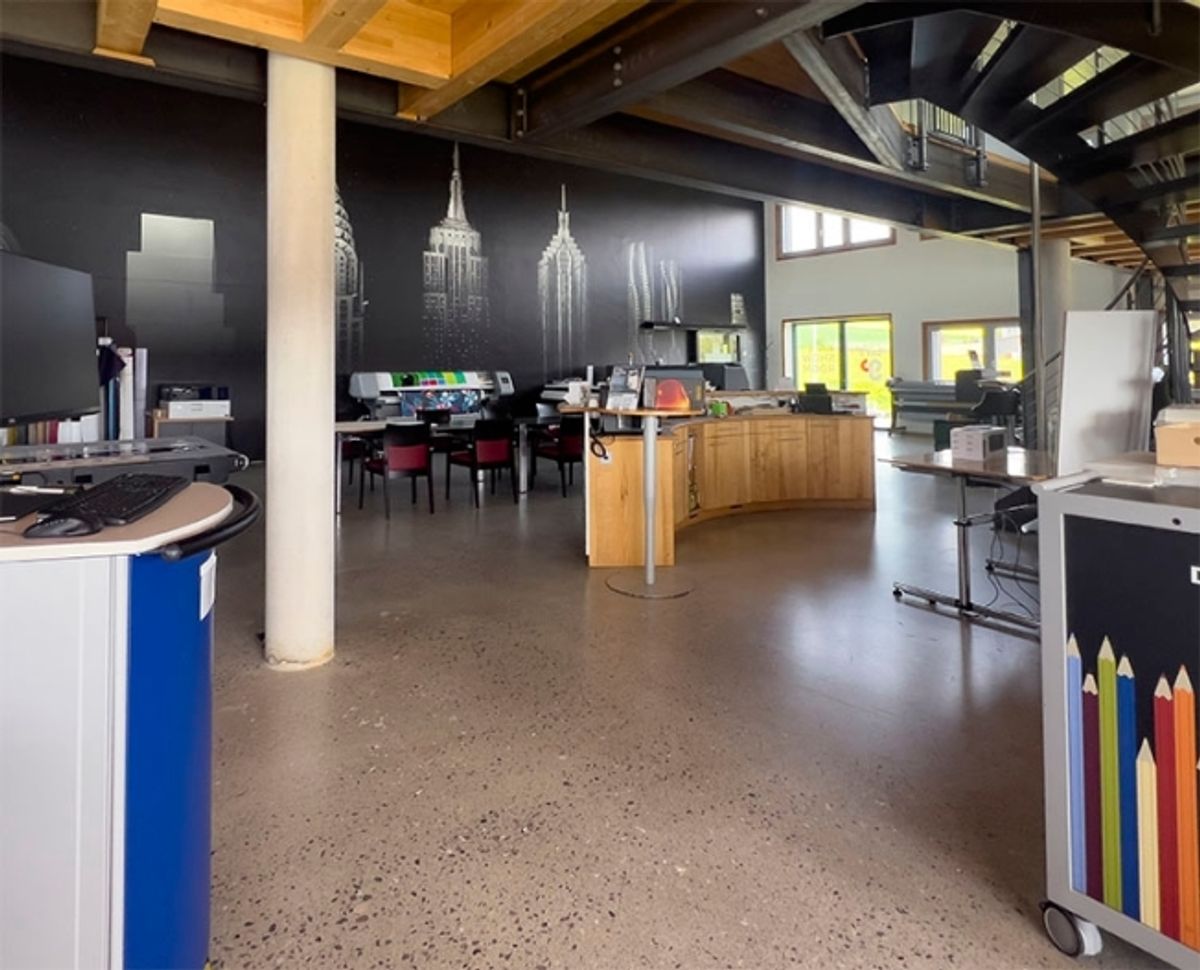 Vielseitige Gewerbefläche in Jegenstorf Heller Showroom mit ca. 238 m² - 3